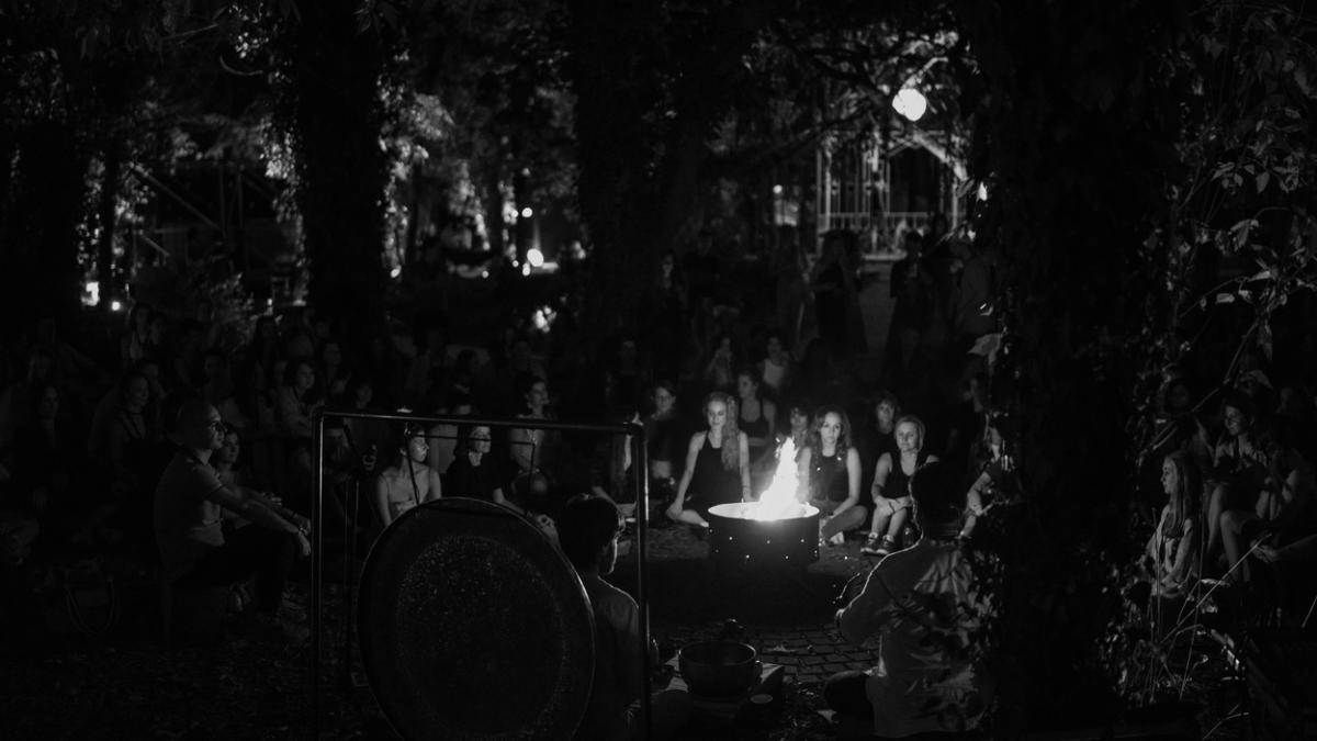 Începe UNFINISHED: O explorare multidisciplinară a lumii prin instalații, conversații, experiențe, performance-uri și workshopuri