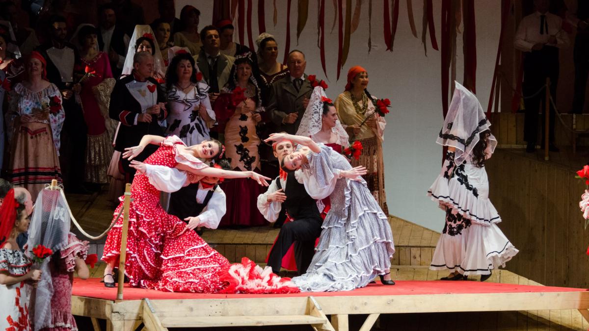 Lacul lebedelor, Aida, Elixirul dragostei și Carmen, în programul Operei bucureștene la început de octombrie