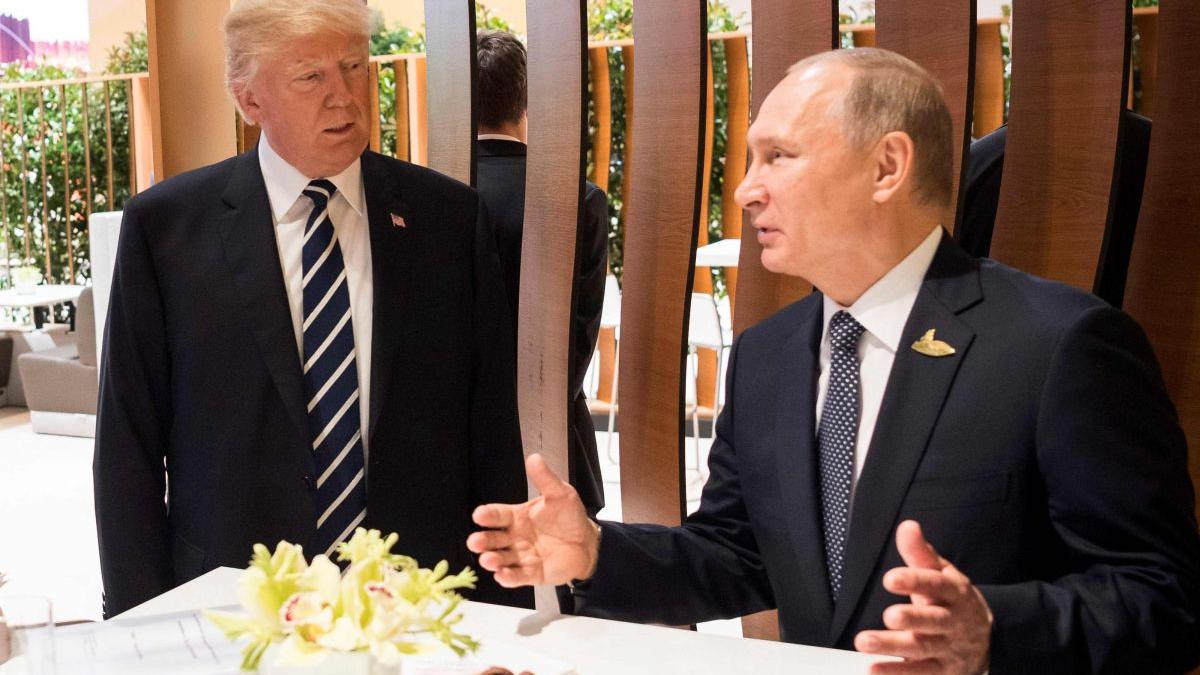 În capcana KGB. Trump i-a cerut sfatul lui Putin, întrebându-l dacă SUA ar trebui să înarmeze Ucraina