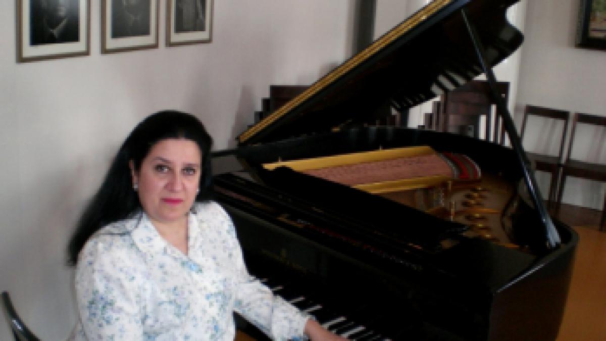 Pianista Ilinca Dumitrescu susţine un recital extraordinar cu prilejul Zilei limbii, alfabetului şi culturii armene