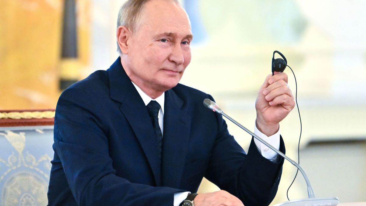 Vladimir Putin este deschis unui dialog cu cancelarul german, spune Kremlinul