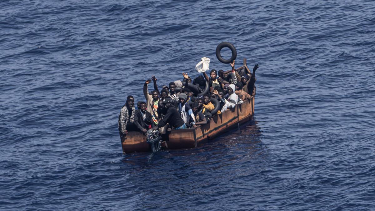 Premieră: Italia a trimis primul grup de imigranți în Albania