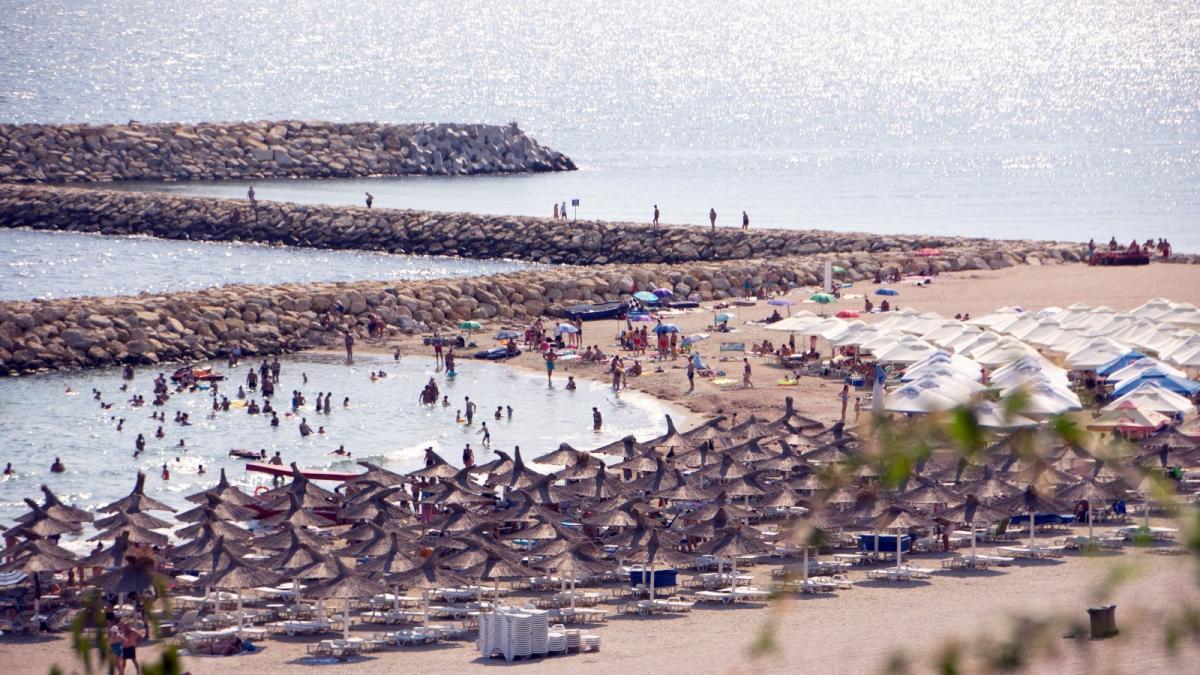 Săracii-bogați. Turiştii români au lăsat 2,6 miliarde de euro în vacanţele din afara ţării, în această vară