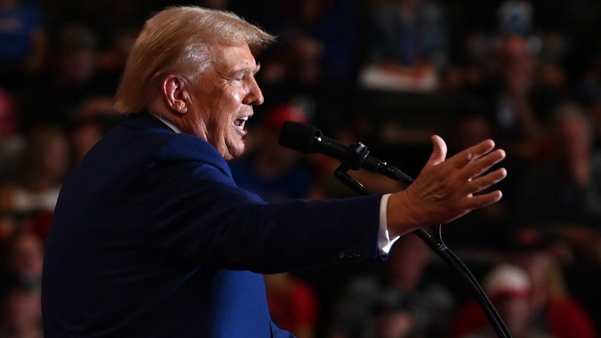 Dacă va fi ales, Trump vrea să-i ''facă vânt'' procurorului special care îl urmăreşte penal
