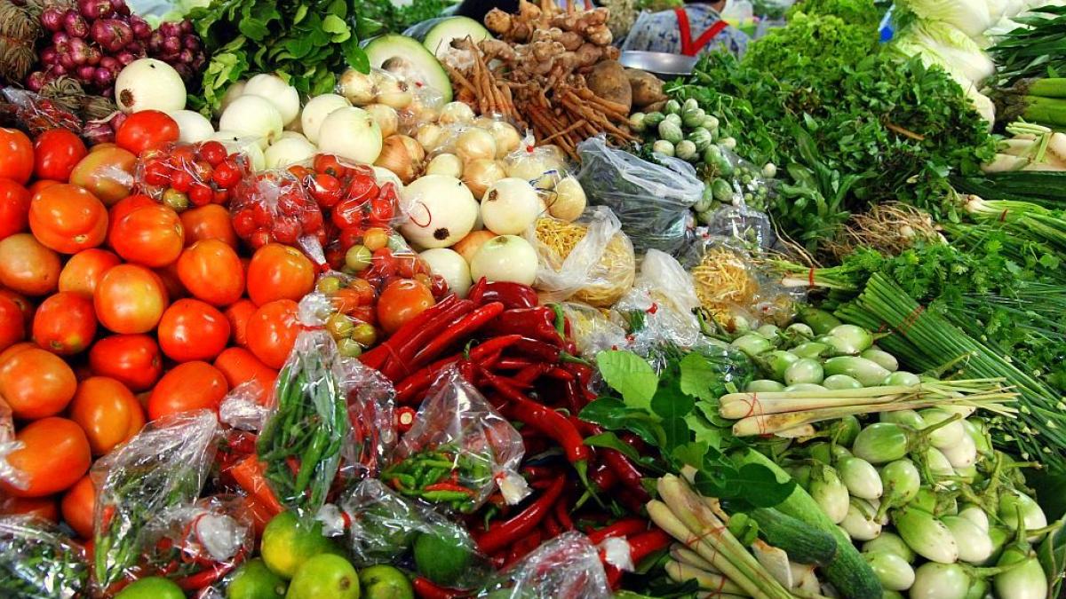 Scumpiri la fructe și legume. Cât costă să mănânci de post