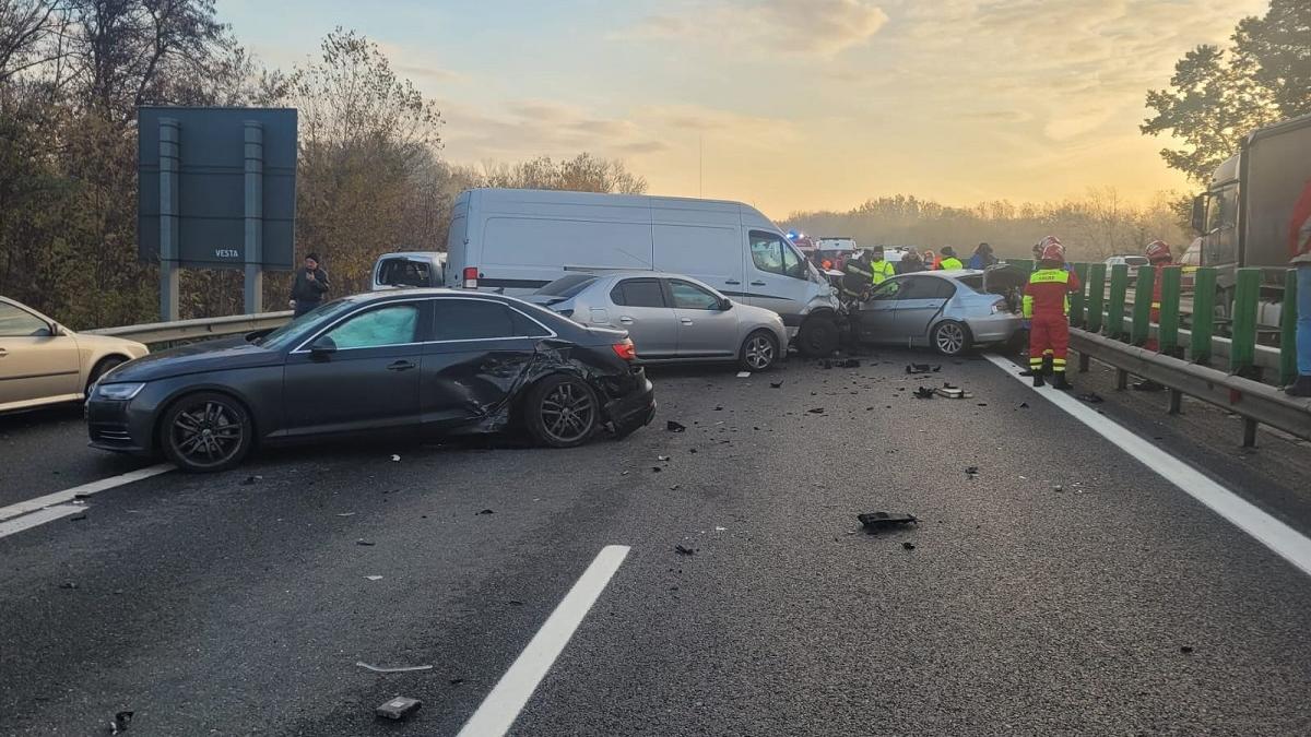 Plan Roșu! Accident în lanț pe autostrada A3: 12 mașini implicate, cu un total de 26 de persoane