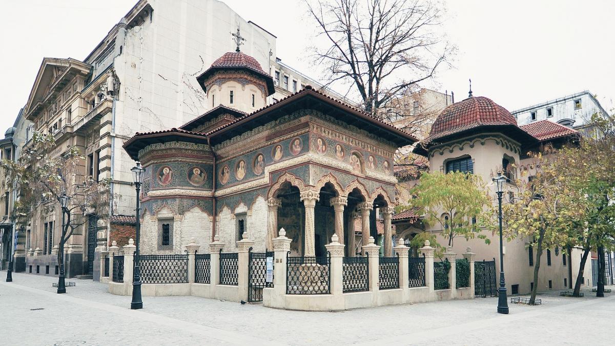 Românii merg mai mult la muzee și monumente istorice, dar ocolesc teatrele și concertele de muzică