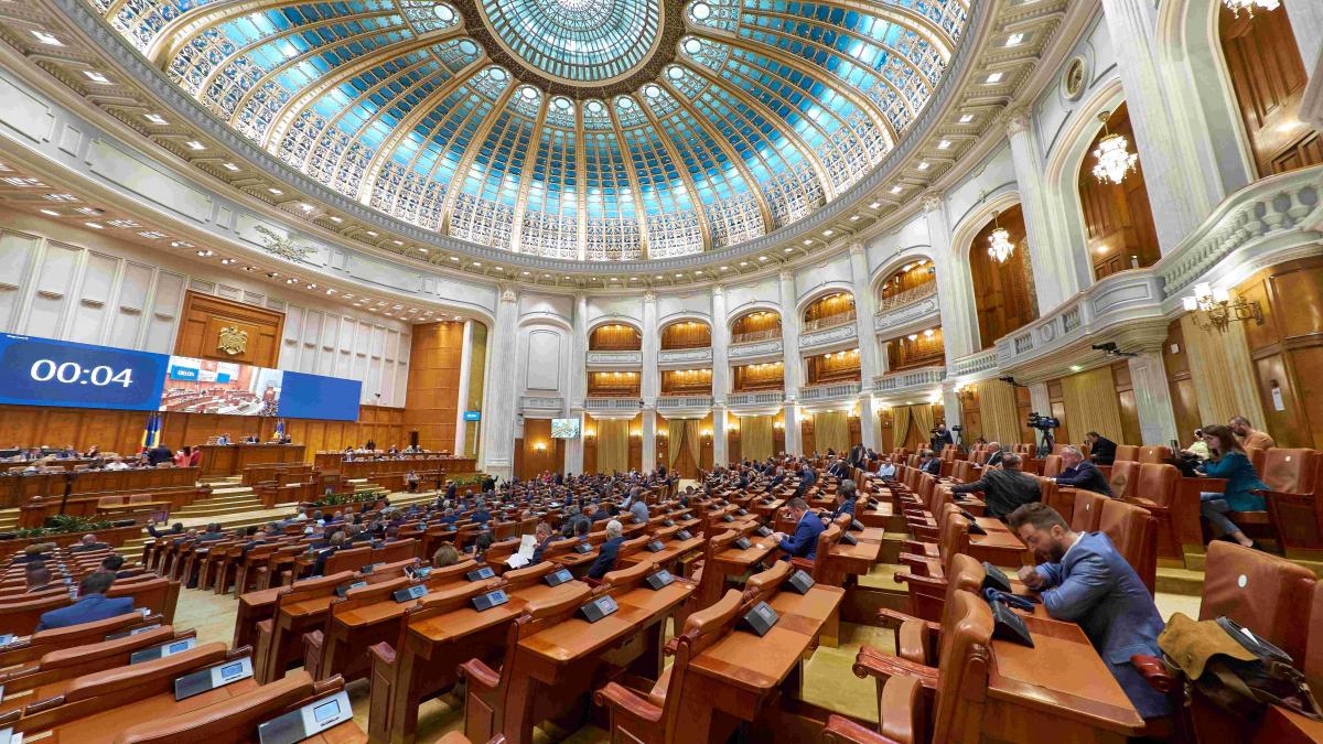 Traseismul politic, sport național de masă. Dezertarea din partide, în Parlament: Aleși pe listele unei formațiuni, mulți termină mandatul pe listele rivalilor