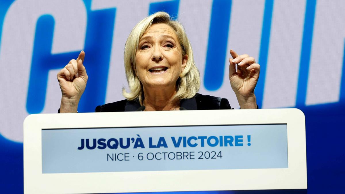 Marine Le Pen îi acuză pe procurori că „o omoară politic”