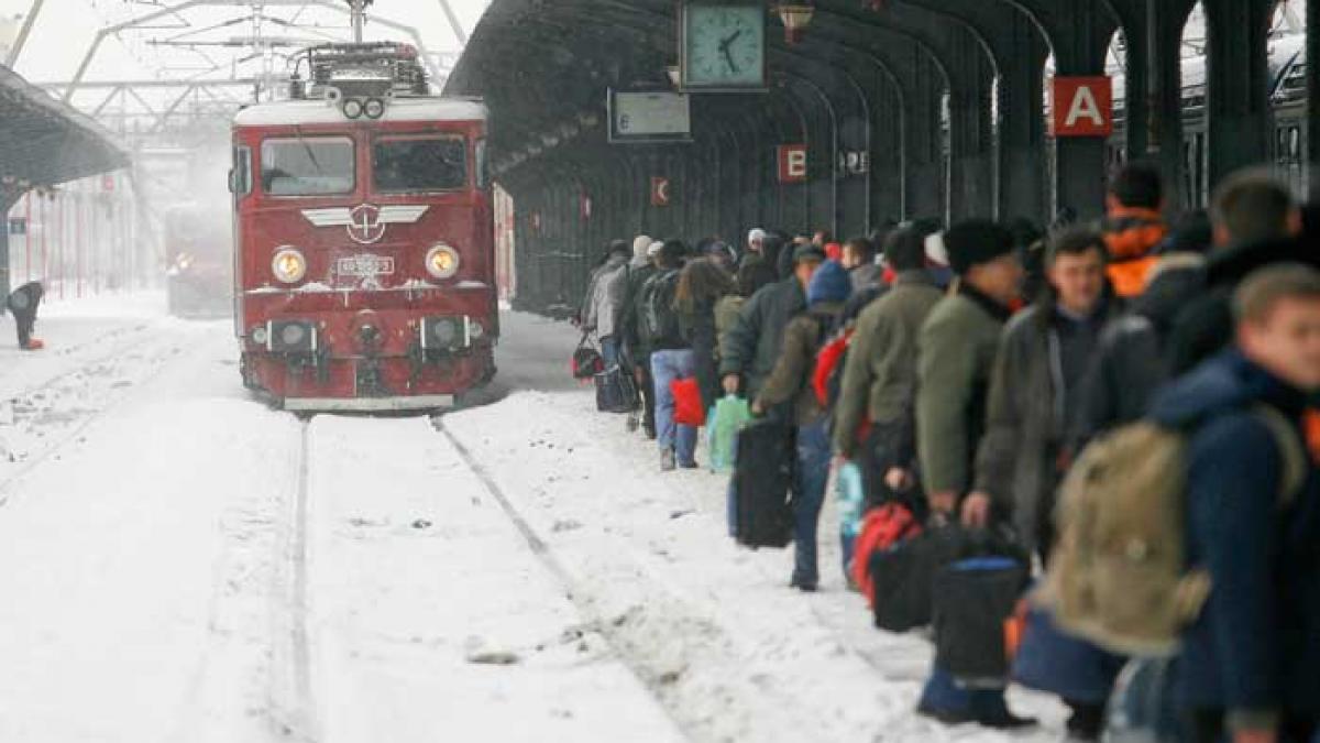 Traficul feroviar, îngreunat de condițiile meteo. Care sunt județele afectate