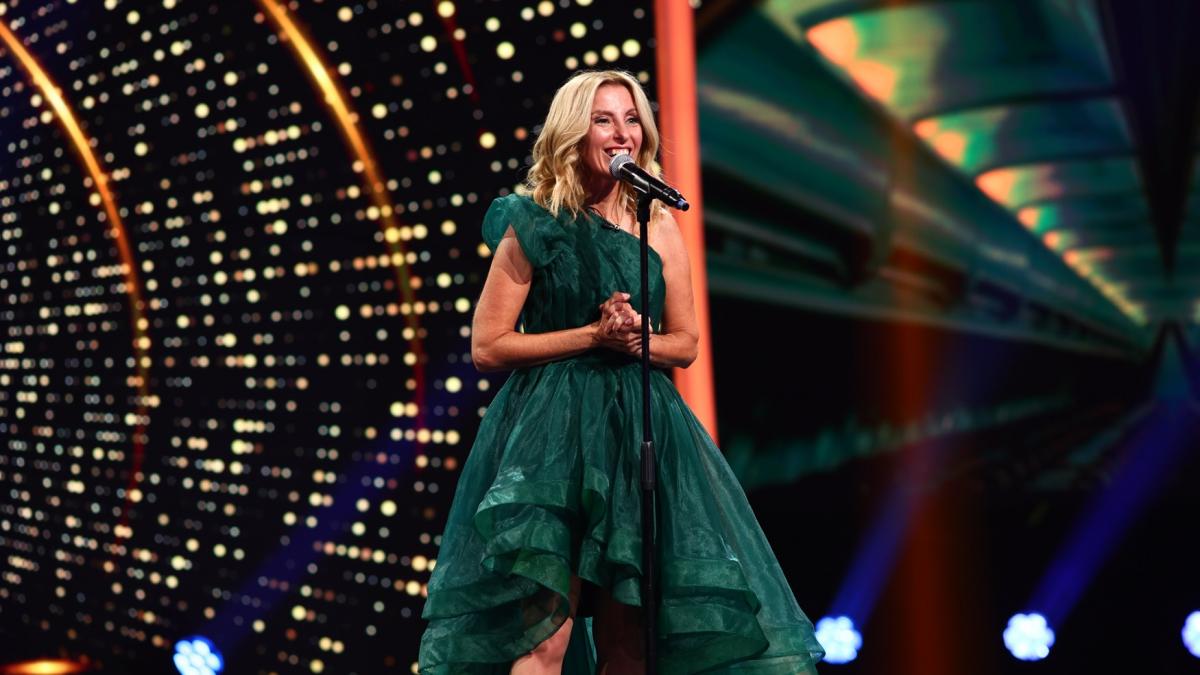 Geneviève Côté, printre finaliștii iUmor sezonul 17