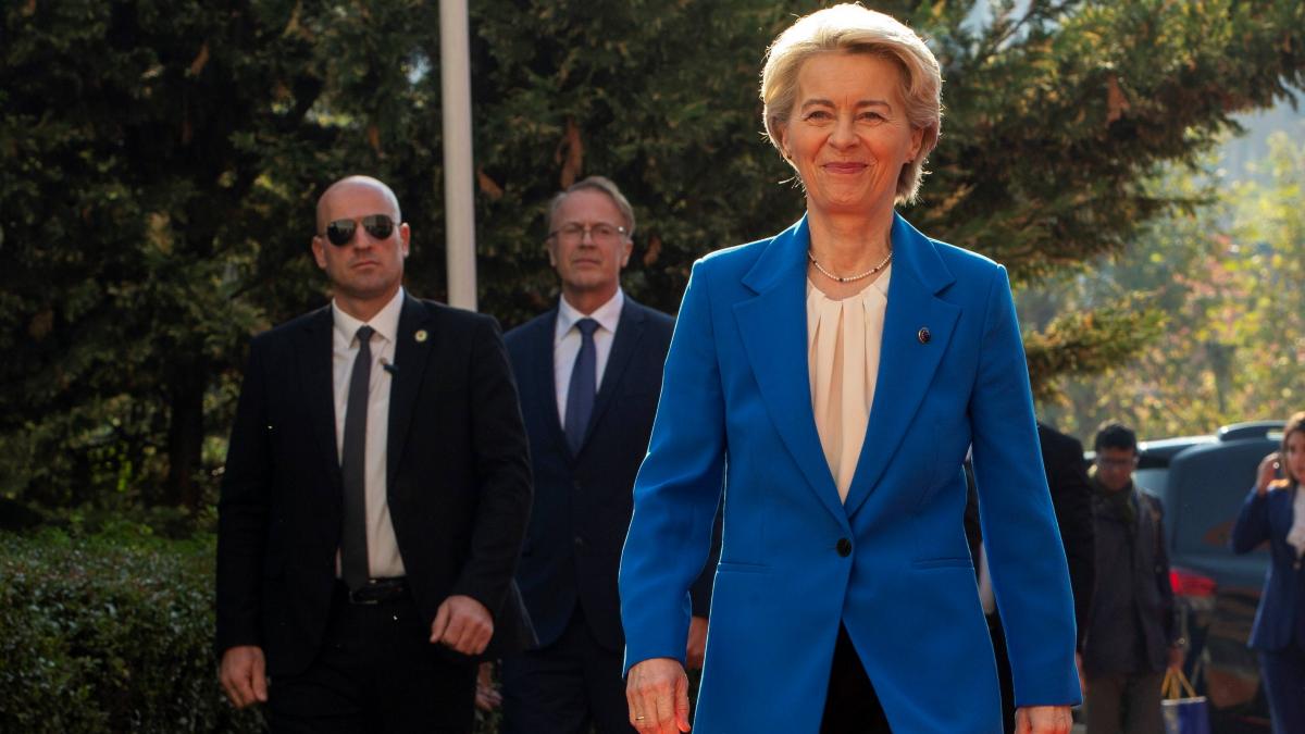 Ursula von der Leyen va participa la redeschiderea Catedralei Notre-Dame