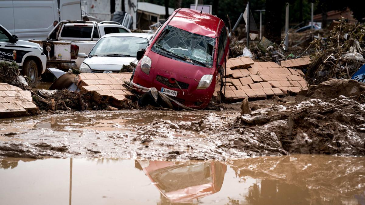 Pierderile asigurate la nivel mondial provocate de catastrofe naturale au depășit 100 de miliarde de dolari pentru al 5-lea an consecutiv 