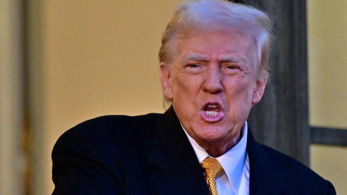 Donald Trump dă în judecată un ziar pentru „amestec nerușinat în alegeri”