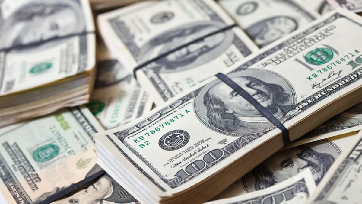 Leul a început să se deprecieze la cotaţiile interbancare. BNR anunţă un curs neclintit
