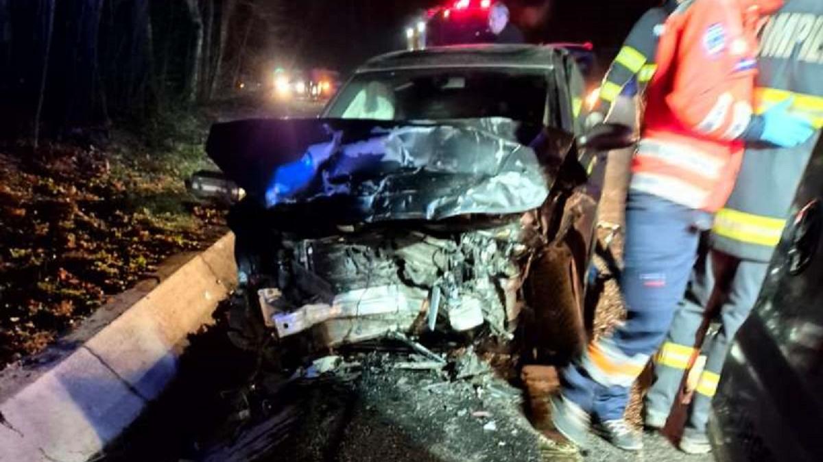 O polițistă de 23 de ani, moartă într-un accident de mașină