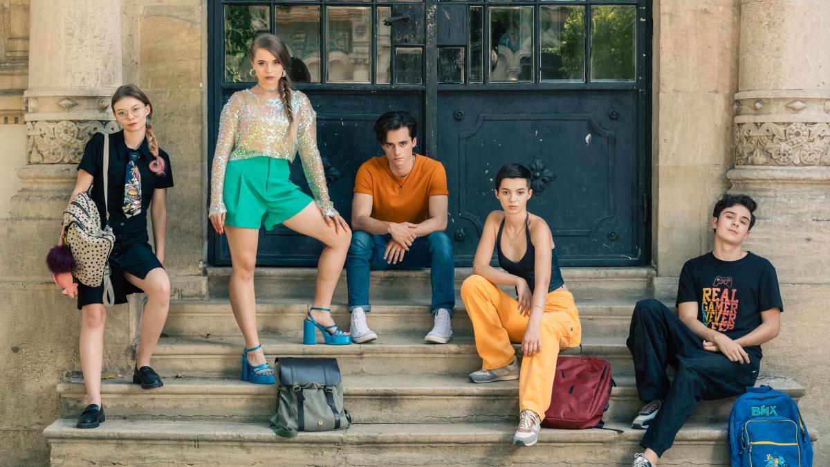 Patru adolescenți se transformă în „HOȚII DE SUBIECTE”, din 25 martie în cinematografe!