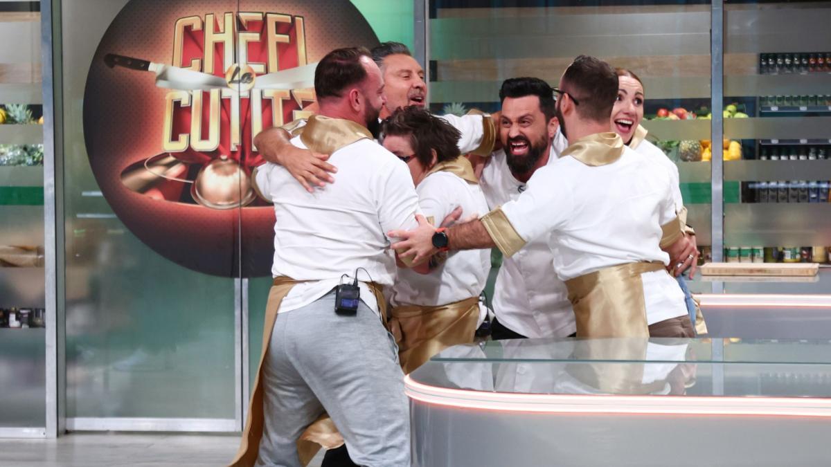 Ghiță, Amme și George au părăsit ieri competiția Chefi la cuțite. Diseară, echipele gătesc cu ustensile în miniatură. Chef Richard: ”Cum să pregătim 14 farfurii cu jucăriile astea?!”