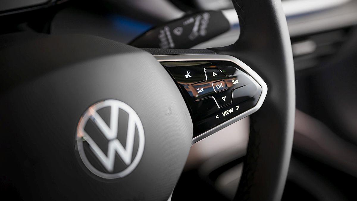 Concedieri masive în industria auto. Un producător german vrea să dea afară zeci de mii de angajați
