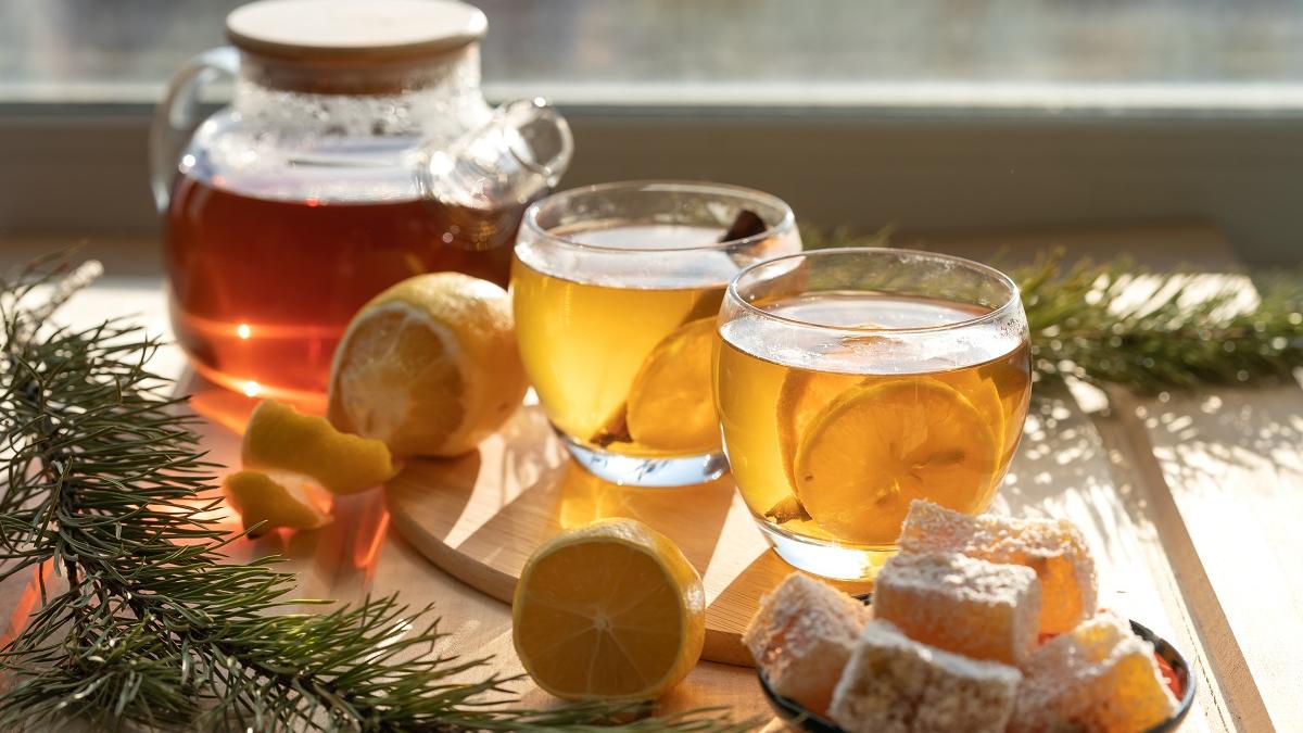 8 Ceaiuri care ajută digestia după masa copioasă de Crăciun. Soluții naturale pentru confort gastric