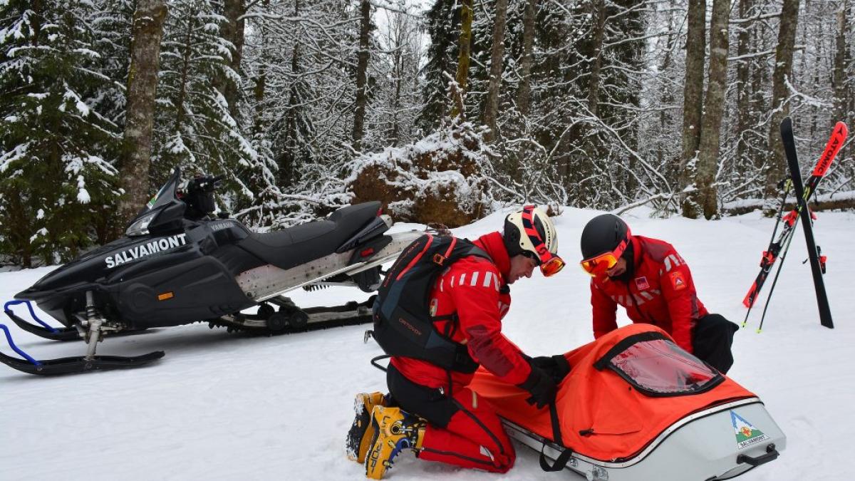 Doi ucraineni, recuperaţi din munte, starea de sănătate a acestora, bună