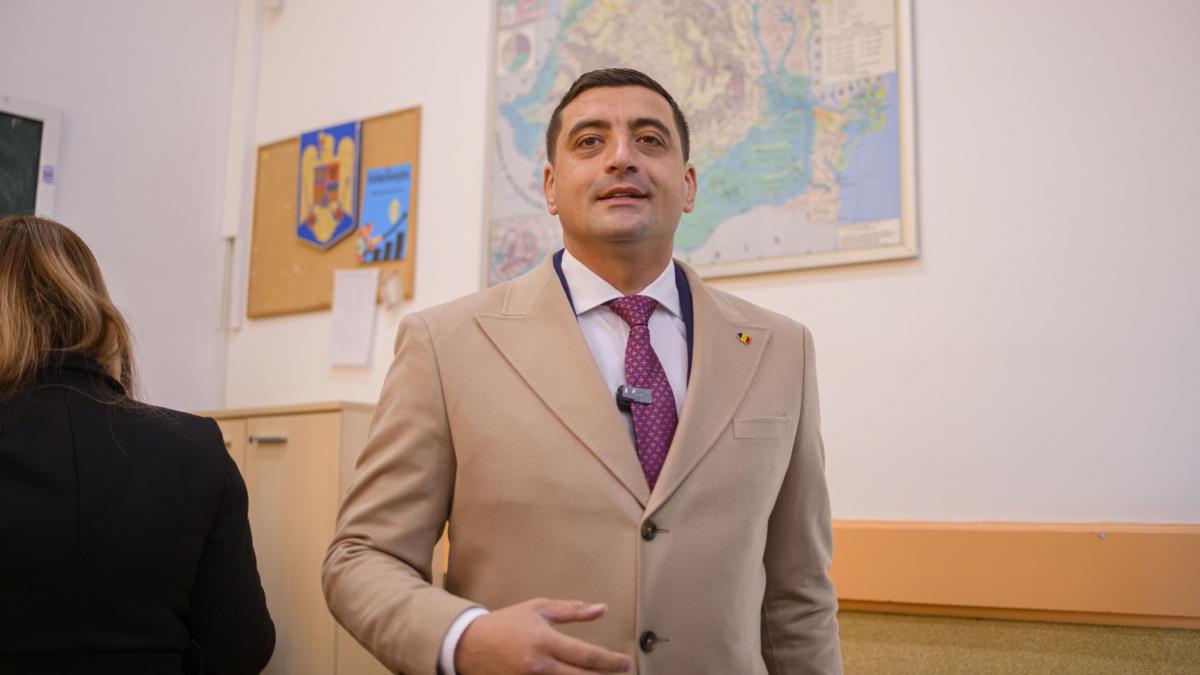 Călin Georgescu, pe primul loc cu voturi de la Ciolacu, Ciucă și Simion? Scorul cvasinecunoscutului candidat „suveranist”, construit pe voturile PSD, PNL și AUR