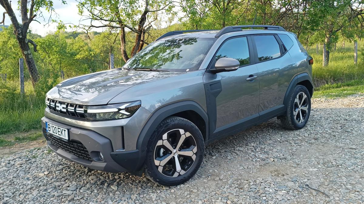 Forţă la Dacia: Duster luptă pentru Maşina Anului
