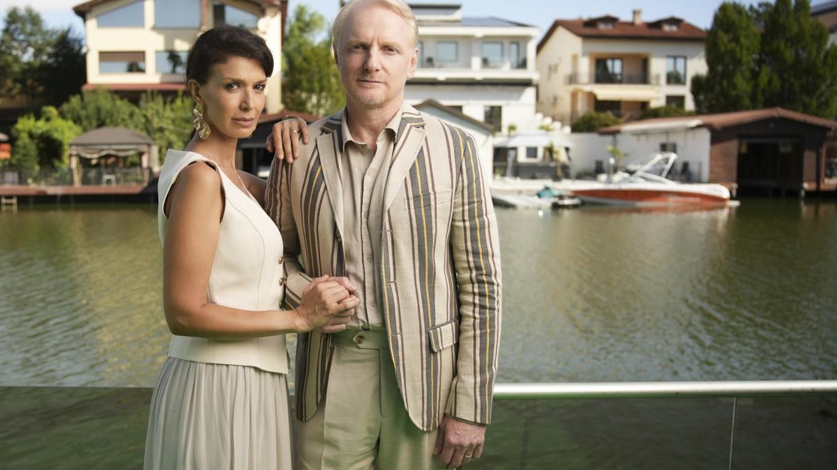 Alina Chivulescu, actrița din serialul original Ana, Mi-ai fost scrisă în ADN, povestește despre revenirea pe micile ecrane, după 3 ani de pauză. „Îi sunt recunoscătoare doamnei Ruxandra Ion ca s-a gândit la mine pentru rolul ăsta”