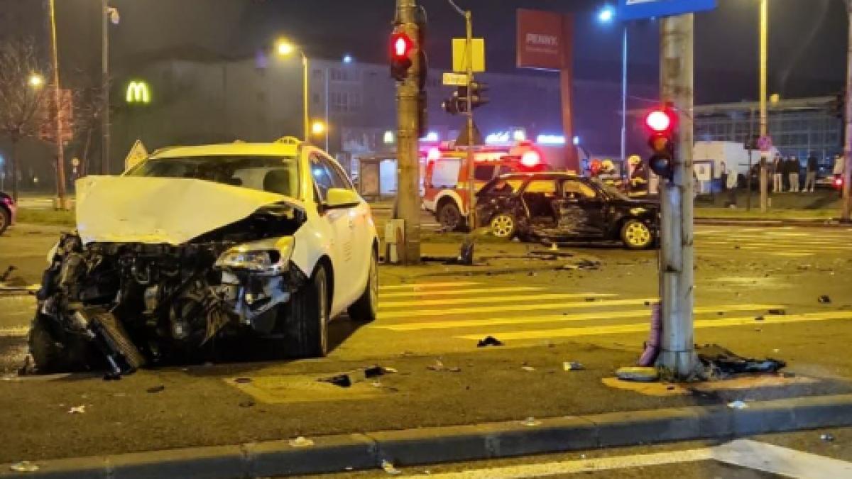 Șofer de 19 ani, implicat într-un accident cu patru victime, la Timișoara