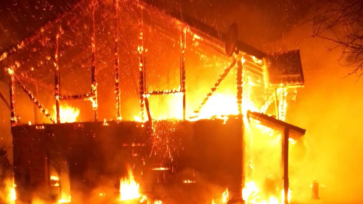 Tragedie de la o țigară: Un bărbat a murit într-un incendiu, la Cluj-Napoca