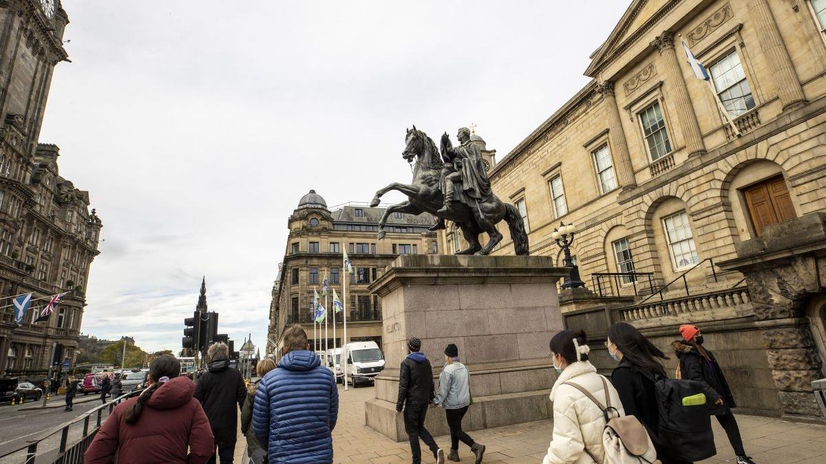 Turiștii care vor vizita orașul Edinburgh vor plăti o taxă de 5% din prețul cazării