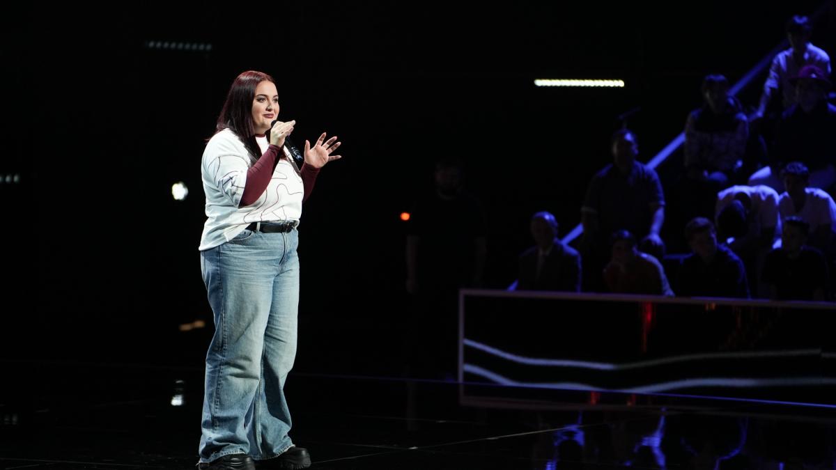 O concurentă virală pe TikTok vine duminică în platoul X Factor ca să continue o discuţie cu jurata Delia