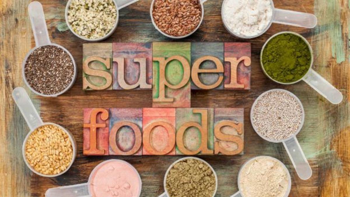 10 Superalimente Esențiale pentru Sănătatea Ta: Descoperă Ce Să Mănânci pentru un Corp Echilibrat