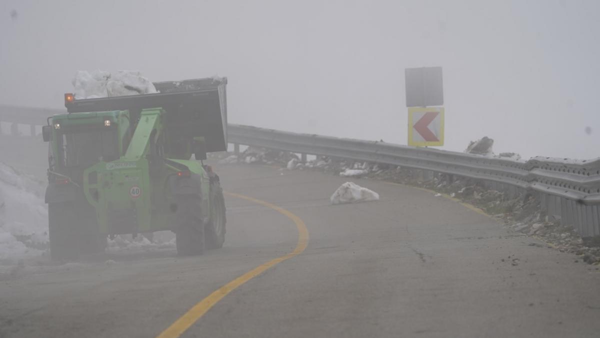 Se circulă în condiții de ceață pe A2 și pe Transalpina