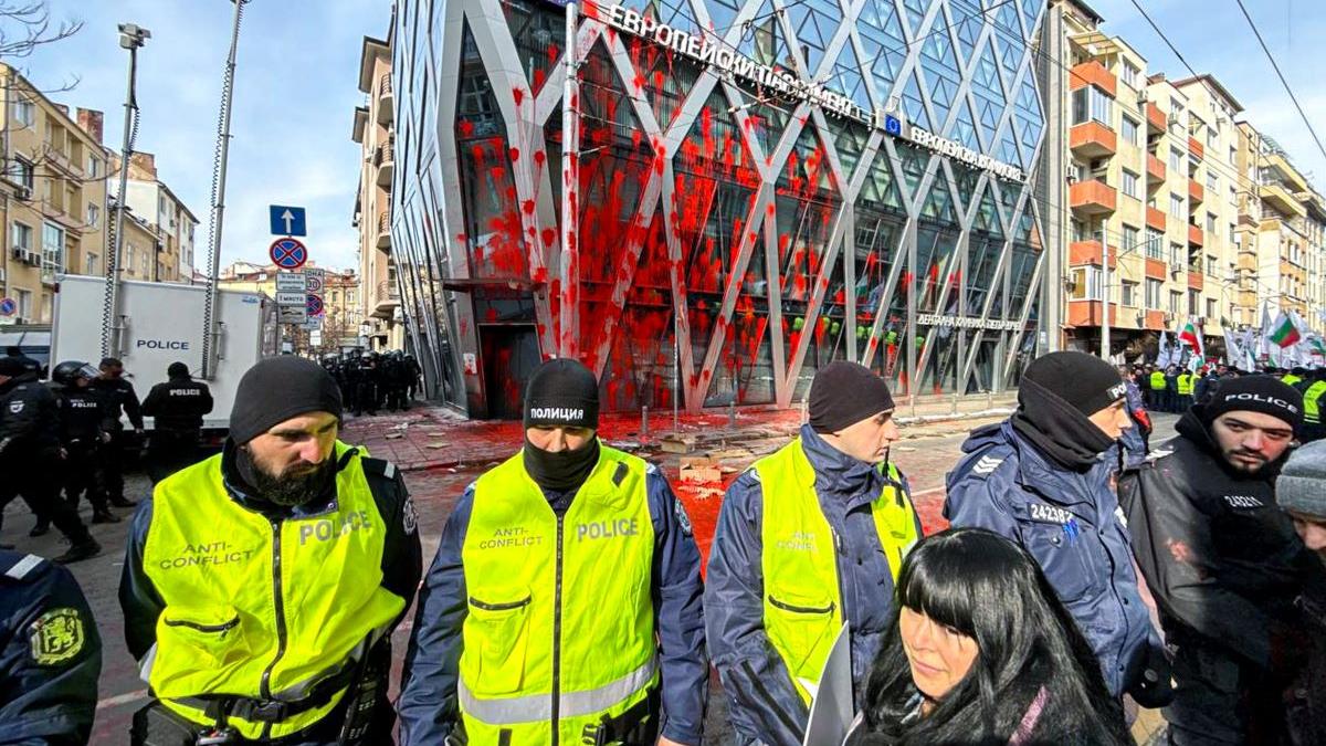 Extremiștii bulgari au atacat sediul misiunii Uniunii Europene din Sofia