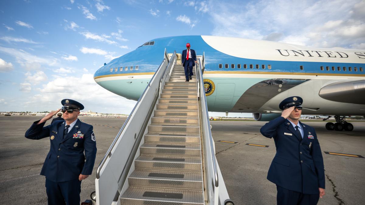 Planul lui Trump pentru a pune mâna pe un al treilea mandat