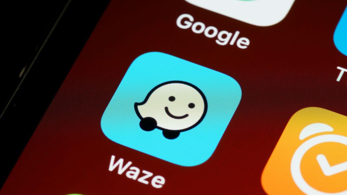 Waze primește un upgrade major: Milioane de utilizatori vor putea folosi funcții inteligente noi