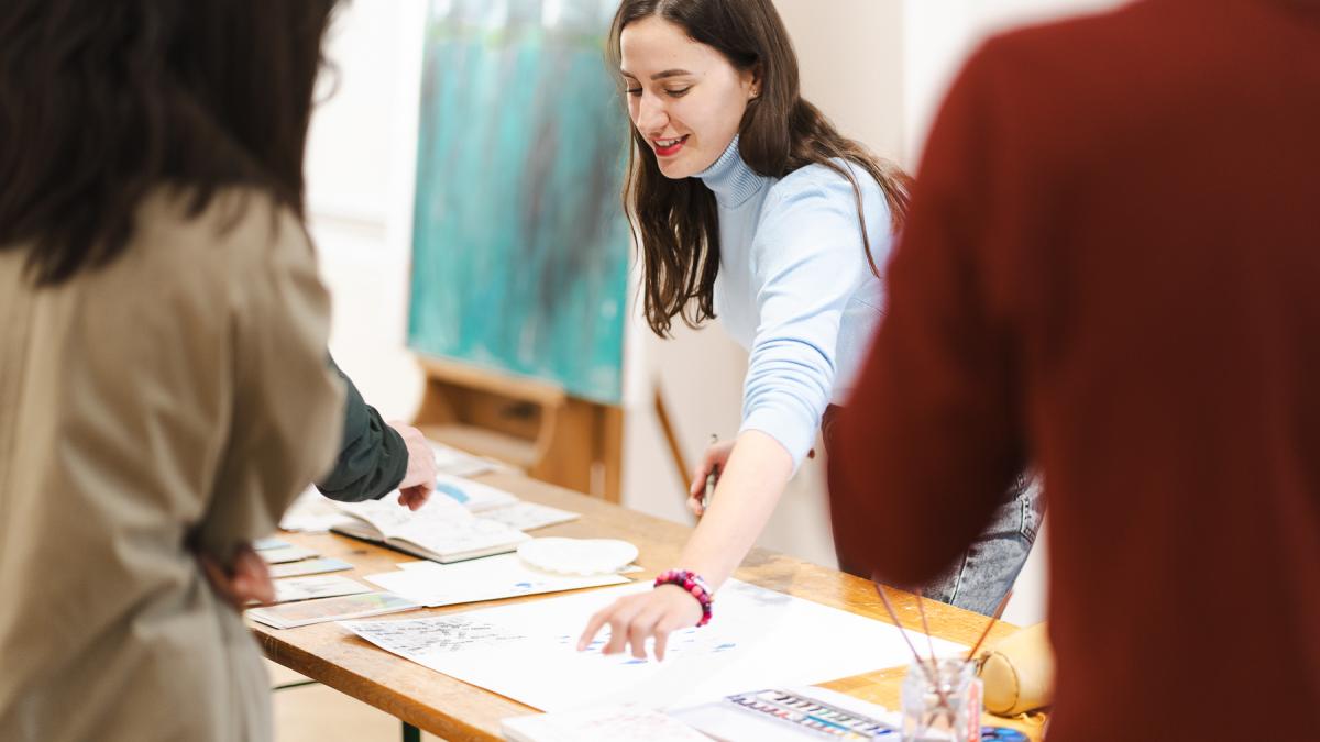 Muzeul de Artă Brașov anunță expozițiile următoare: un dialog între tradiție, memorie și inovație