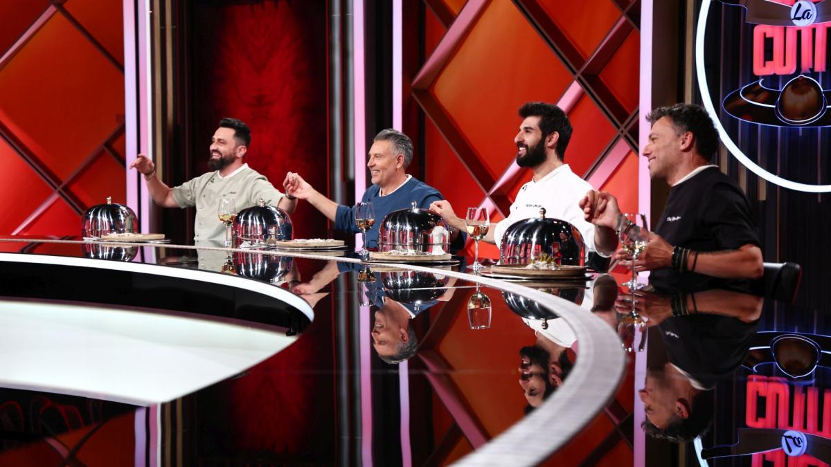 Jurații Chefi la cuțite vorbesc cu emoție despre sărbătoritele zilei de 8 martie din viețile lor. Chef Richard: „Nu-mi pot imagina viața fără mama, legătura mea cu ea este unică”