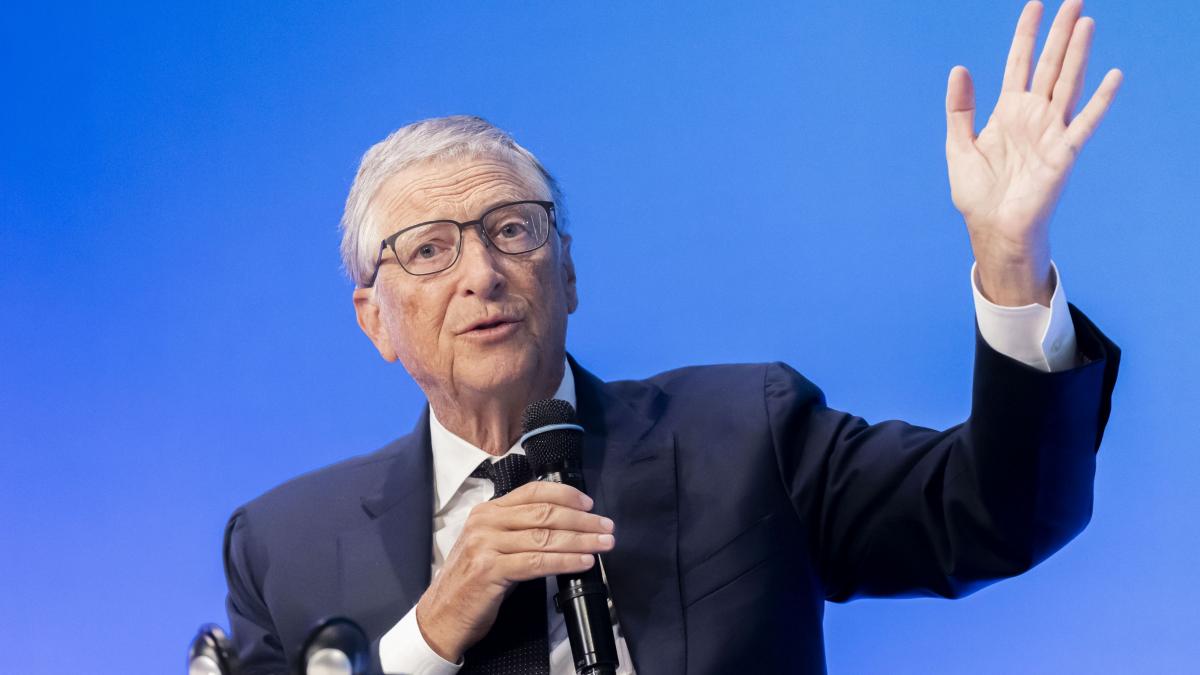 Bill Gates: Inteligența artificială va înlocui medicii și profesorii în mai puțin de 10 ani