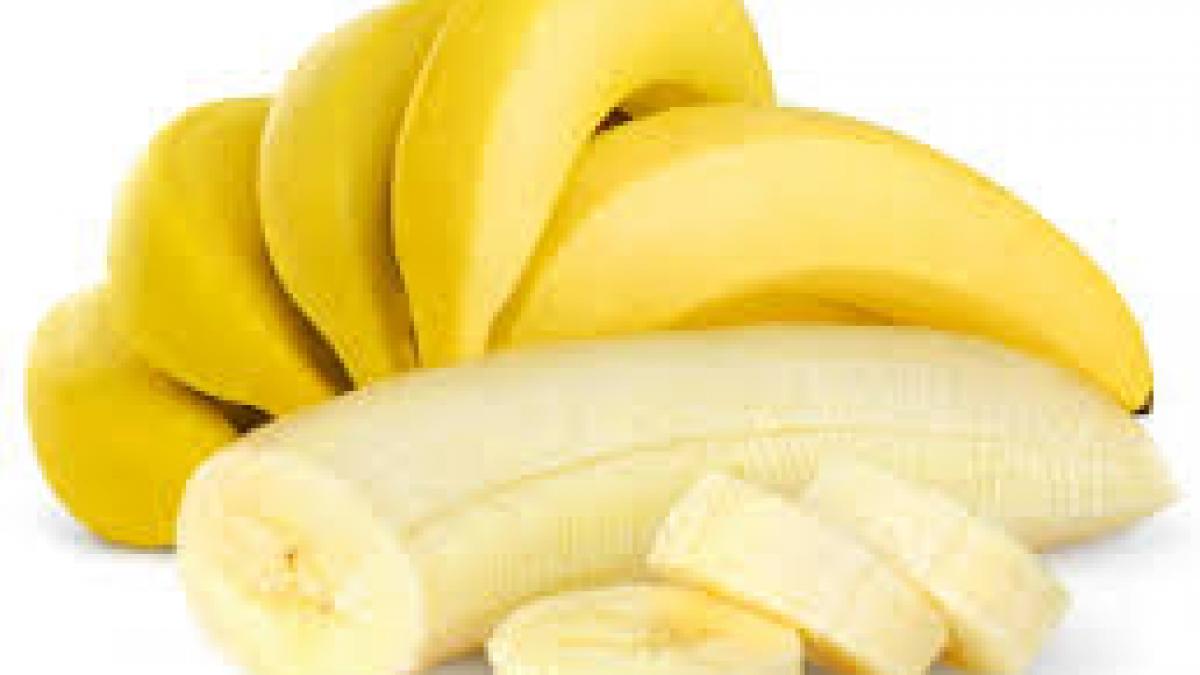 O nouă dietă a devenit virală pe TikTok. Cum să slăbești rapid cu lapte și banane