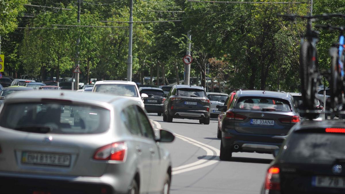 Vești bune pentru șoferi. Condiția pentru a beneficia de reducere la RCA și CASCO