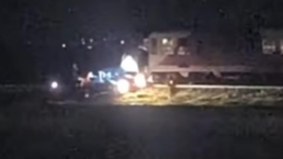 tragedie feroviara in judetul iasi o masina din republica moldova a fost lovita de tren