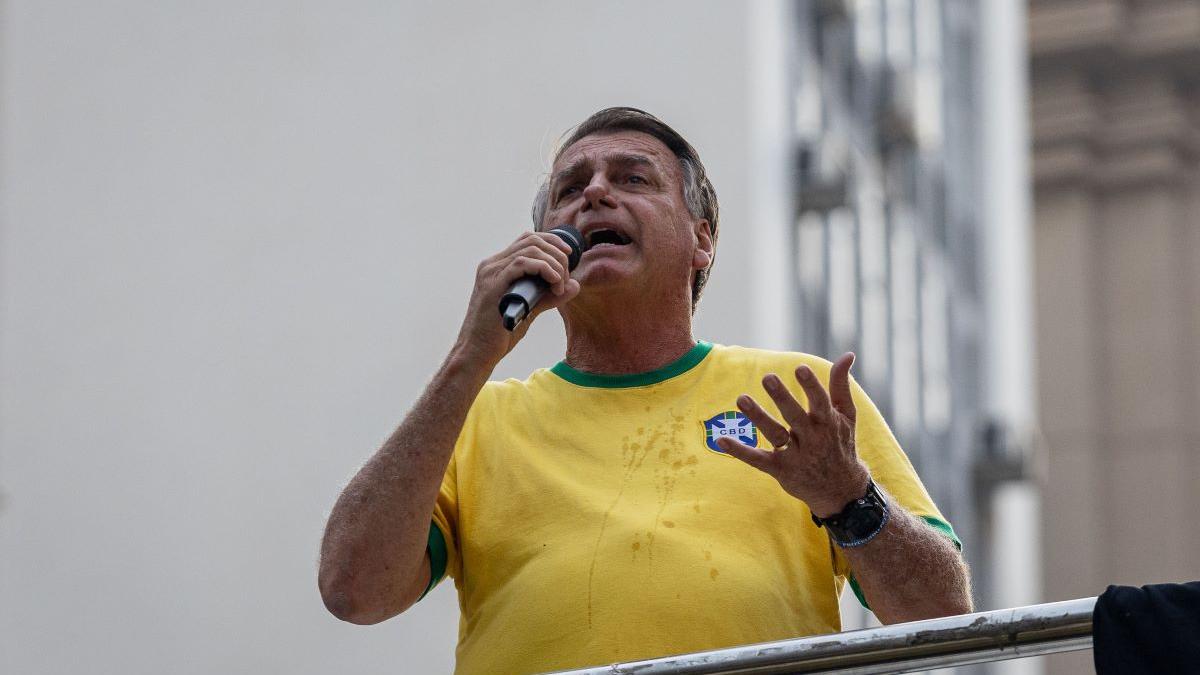 Jair Bolsonaro, spitalizat din cauza unor dureri abdominale severe