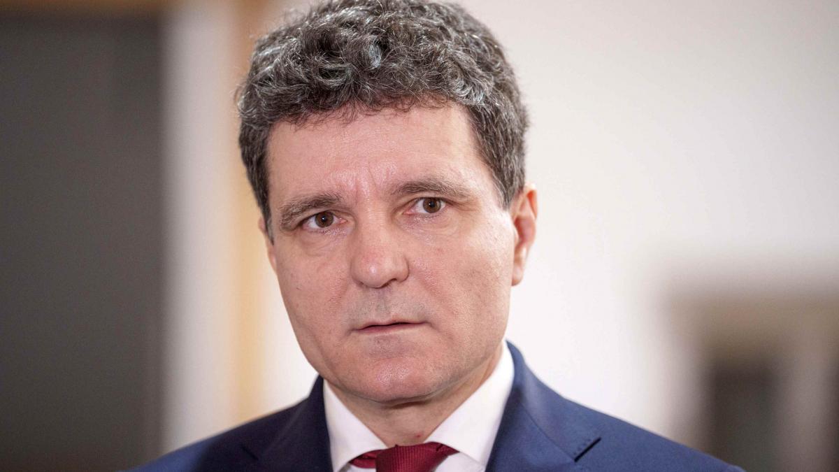 USR nu poate face, nici prin membrii săi, pe conturile personale de socializare, propagandă pentru Nicușor Dan