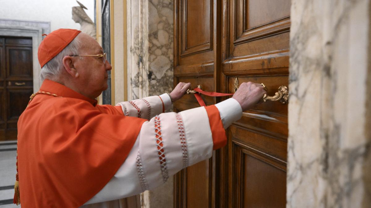 Alegerea noului papă va fi influenţată de modificările aduse de Francisc conclavului
