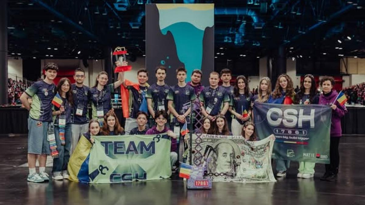 O echipă de liceeni din România, pe locul 3 mondial la Campionatul de robotică First Tech Challenge