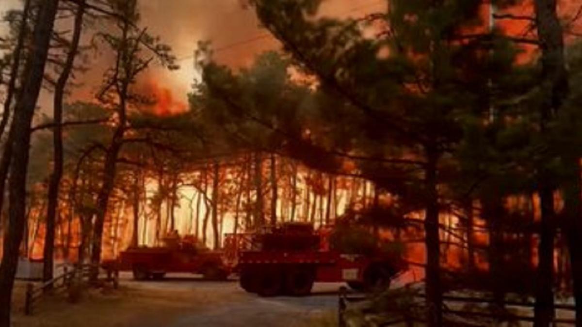 Incendiu uriaș în New Jersey. Mii de persoane au fost evacuate