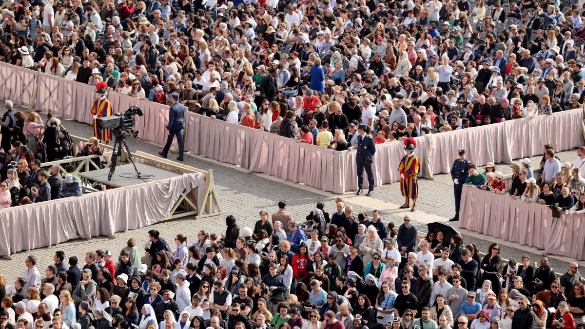 procesiune vatican oameni