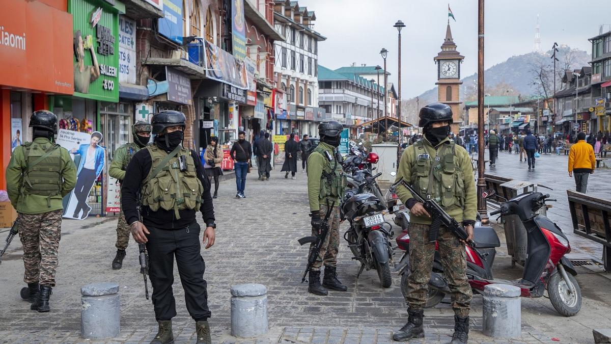 Zeci de morți și răniți, într-un atac asupra unor turiști în Kashmir